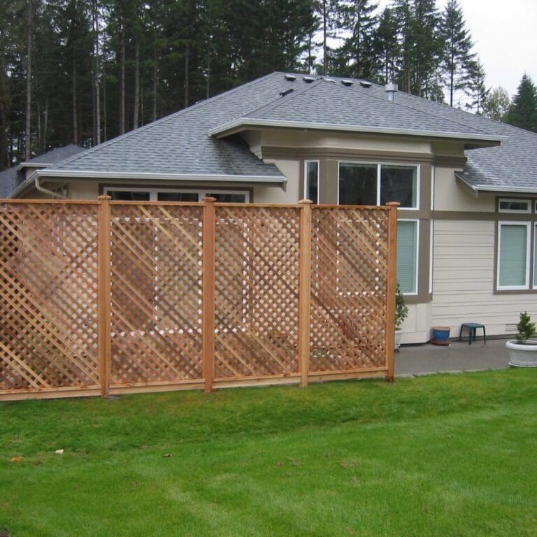 Diagonal Lattice Privacy Screen